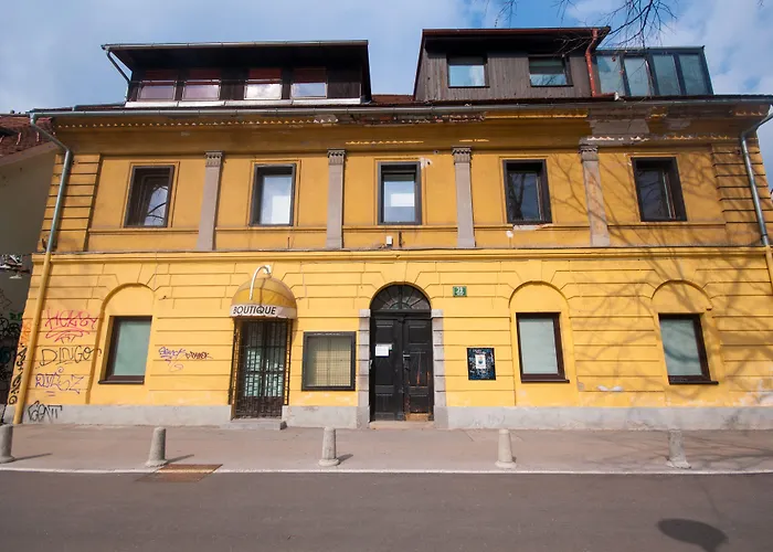 Rooms AmbrozicAlbergo